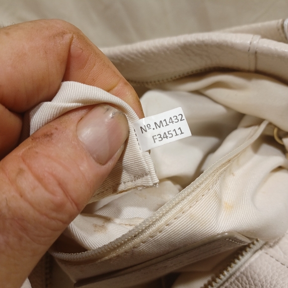 Coach Isabella - Picture 13 of 14